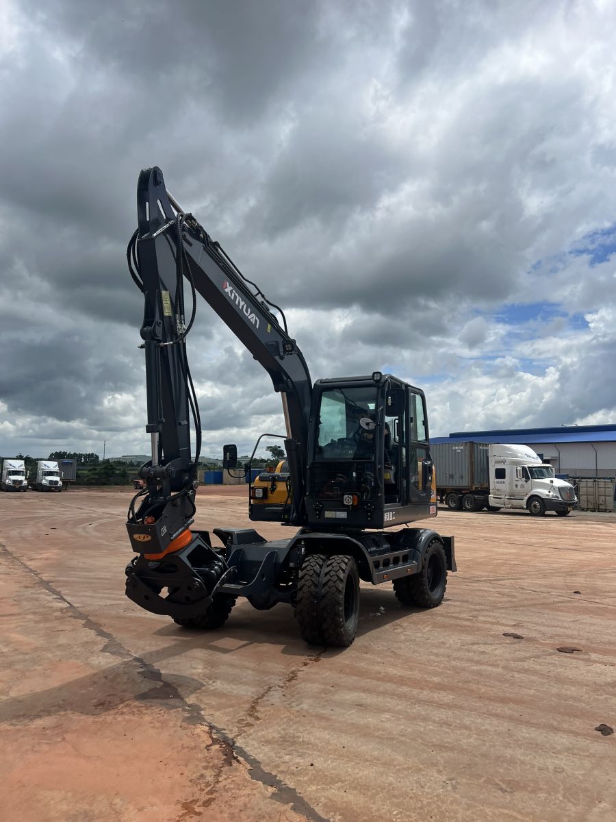 Máy Xúc Đào Bánh Lốp Xinyuan C80 - Giải Pháp Tối Ưu Cho Công Trình Đa Dụng